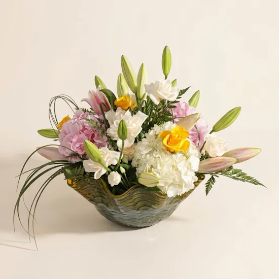 مزهرية زهور الأناقة المتفتحة
