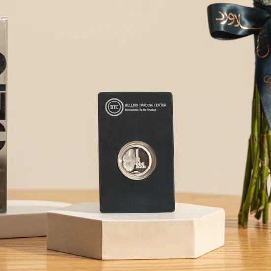 The Modern Gentleman Gift Set | Warm Roses Bouquet