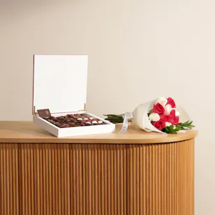 Bateel Chocolate Wooden Box | Roses Bouquet