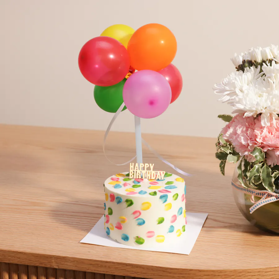 Sweet Atelier Small Birthday Cake | Flower Vase 3