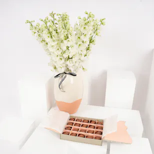 Floward Crunchy Chocolate Box | White Flowers