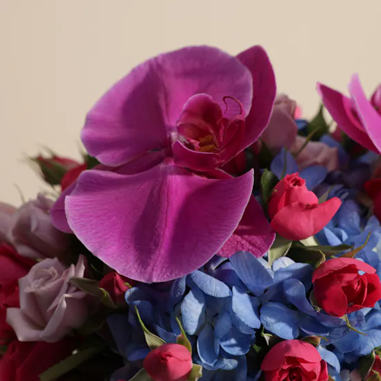 Charming Flowers Vase