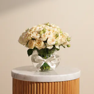 Peach Baby Roses Vase | 18 Flowers 