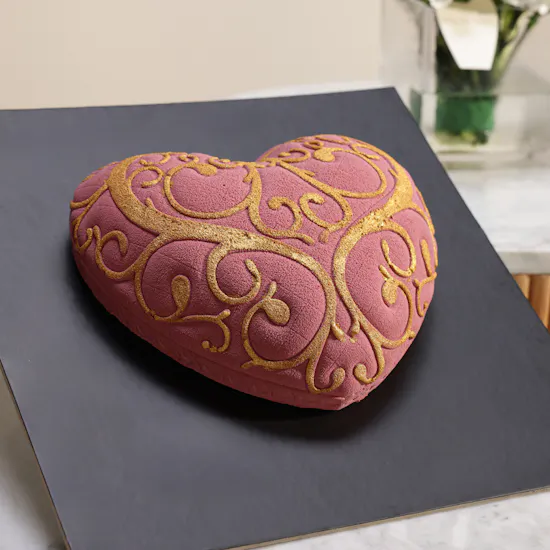 Dinara Kasko Elegance Heart Cake | Happy Birthday Flower Vase