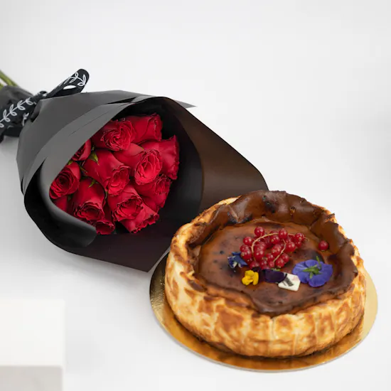 Nomad Cake | 15 Red Roses