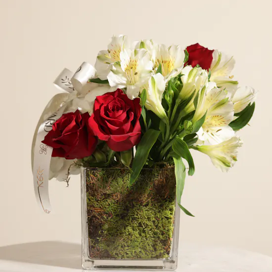 Bahraini Women's Graceful Flowers