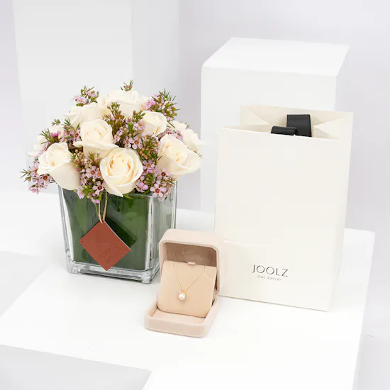 Joolz Pearl Baby Necklace | White Roses