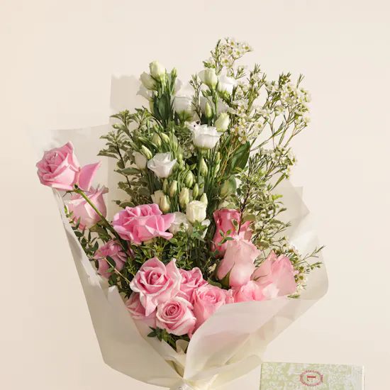 Ladurée Iconic Selection Eugénie Box | Delight Bouquet