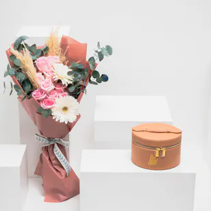 Feel Good Tea Camel Leather Tea Box | Delightful Bouquet Feel Good Tea Camel Leather Tea Box | Delightful Bouquet