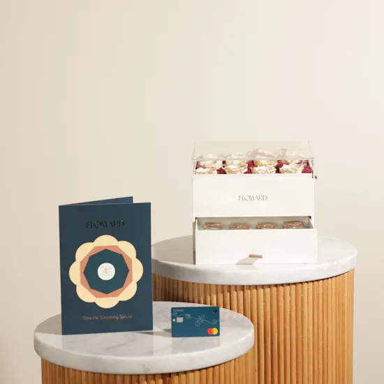 Floward Card 50 BHD | Floward Chocolates and Preserved Roses