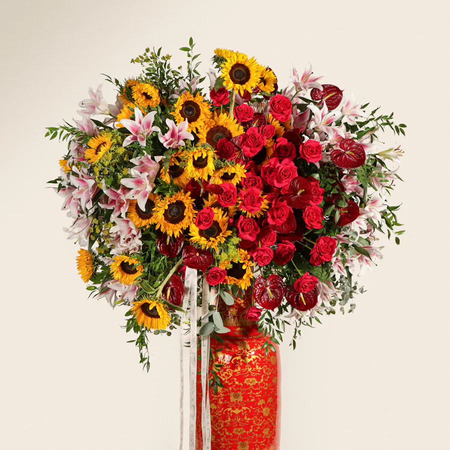 The Grand Reveal Flower Vase 3