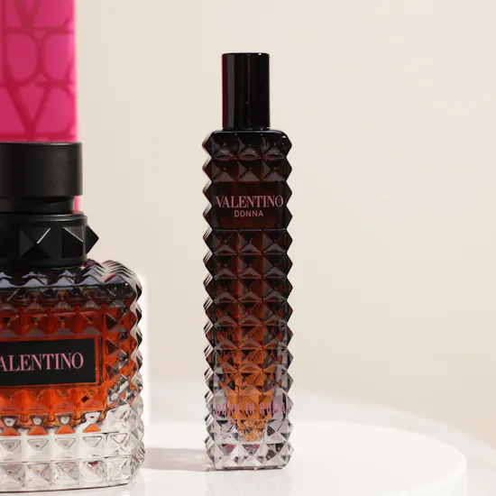 مجموعة عطر دونا بورن ان روما إنتنس أو دي بارفيوم للنساء من فالنتينو