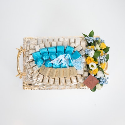 Linne Assorted Wrapped Tray for Eid With Flowers