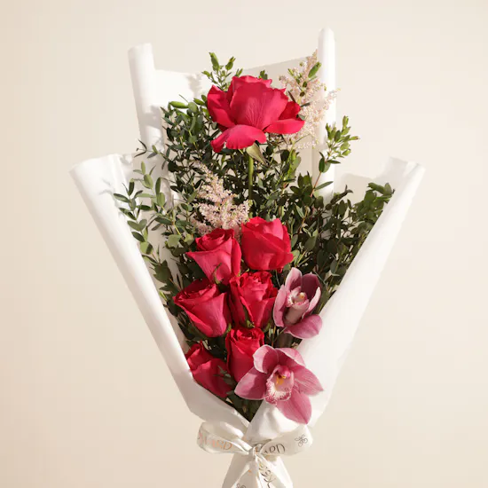 Floward Chocolate Oval Glass Tray | Royal Flower Bouquet