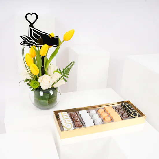 Bostani Signature Medium Box | Blooms Vase