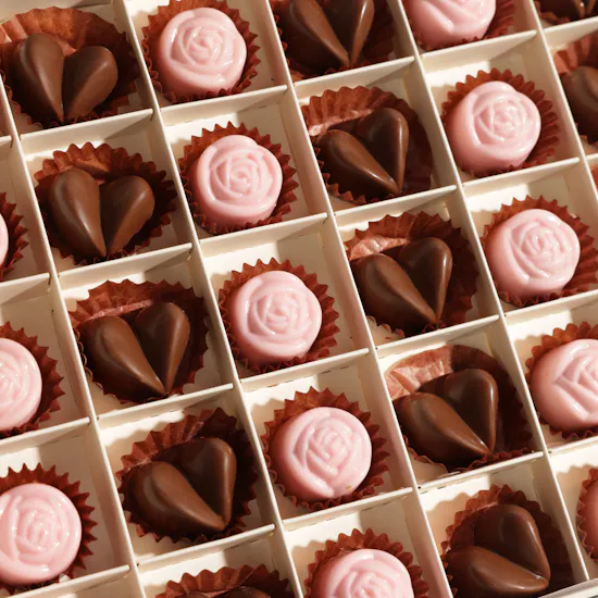 Floward Tender Heart Medium Chocolate Box