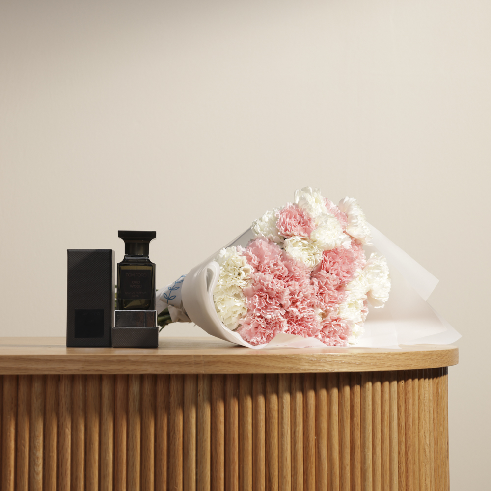 عطر عود وود من توم فورد | الكارنيشن 