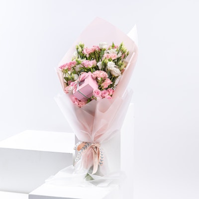 Nor Noyau Chocolate Box | Pink Flowers
