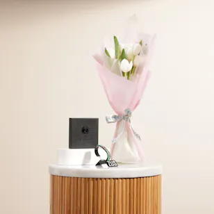 Zus Silky Couples Bracelets | White Tulips