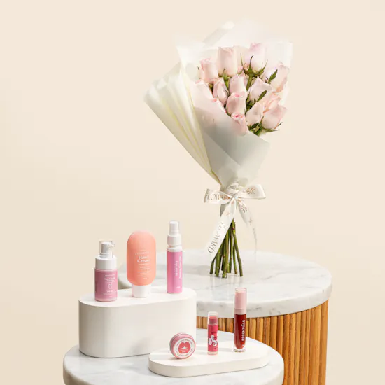 Essentiāls Autumn Everyday Pouch | Delicate Rose Bouquet