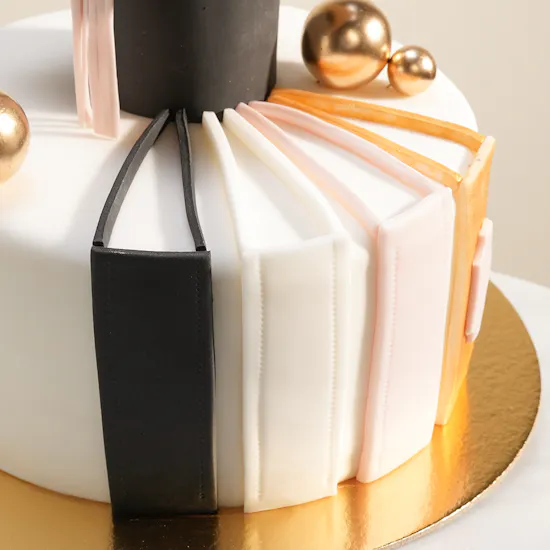 Floward Graduation Chocolate Chip Cake