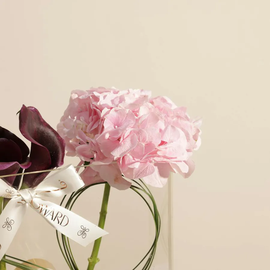 Dazzling Flower Vase 4