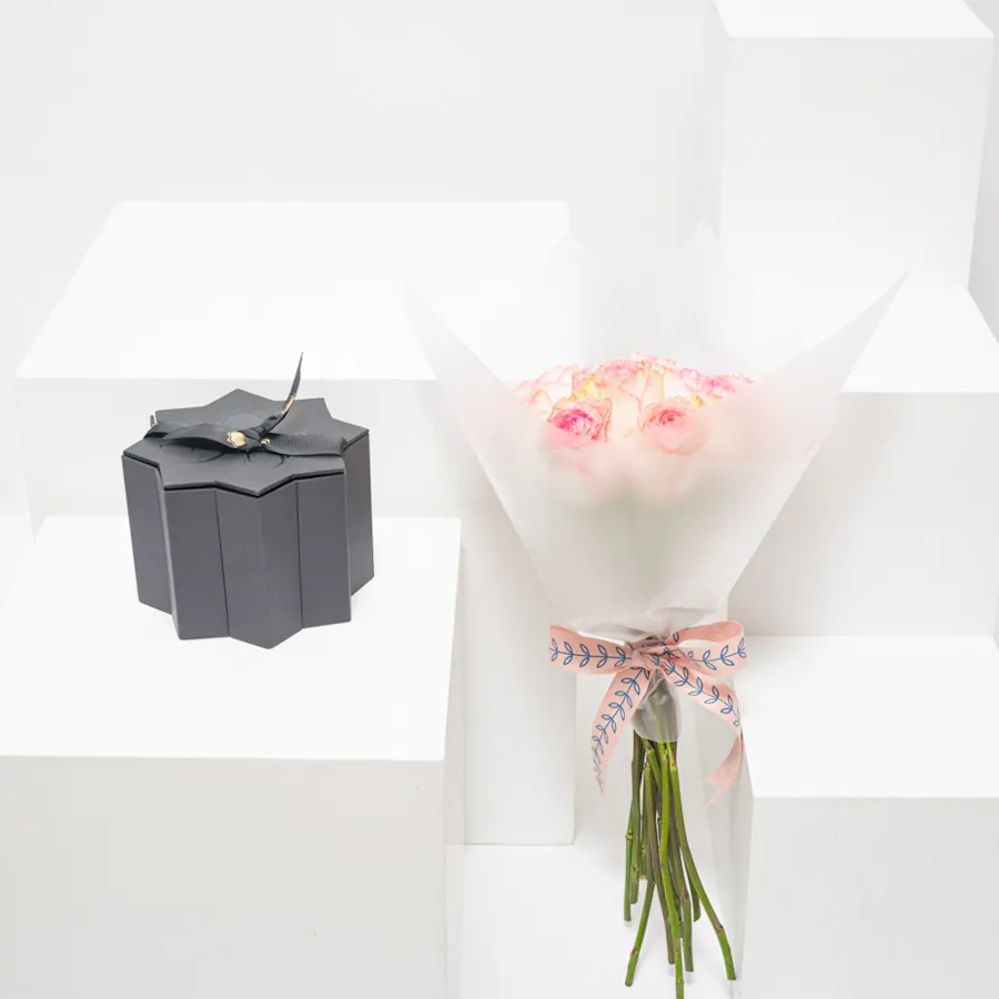 Tasneem Eshki Grace Bracelet | 12 Esperance Roses Bouquet 1