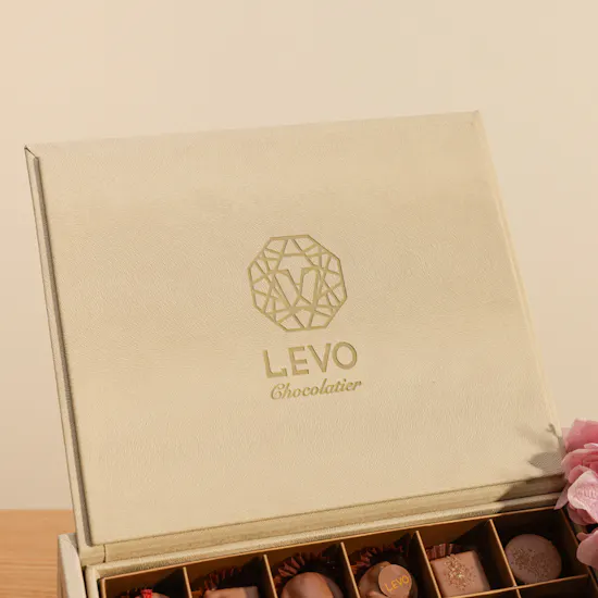 Levo Beige Chocolate Box | Cheerful Flowers