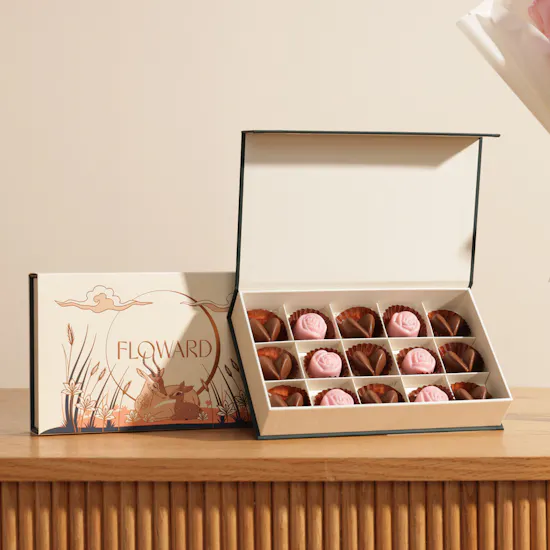 Floward Tender Heart Small Chocolate Box | Gentle Flowers Bouquet