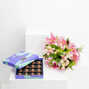 Moko Halawa | Lilies Bouquet