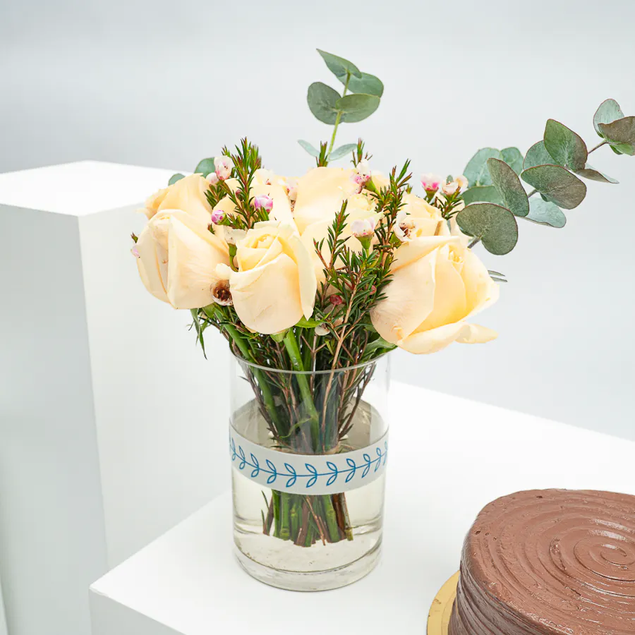 Munch Bakery Chocolate Cake | Peach Roses 6