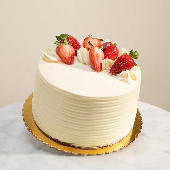 Floward Strawberry Cake