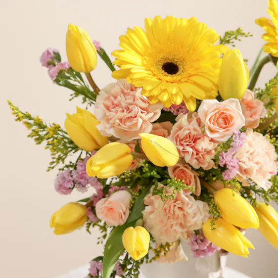 Radiant Muse Flower Vase