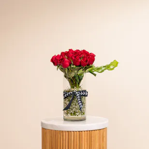 Calm in Red | Rose Vase Calm in Red | Rose Vase