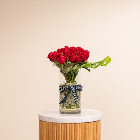 Calm in Red | Rose Vase