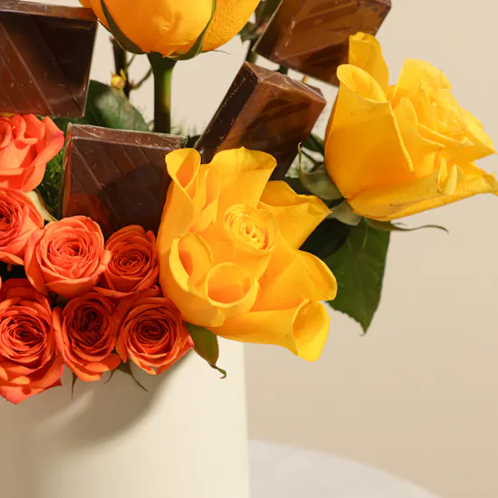 Floward Plain Chocolate | Shiny Flowers Box