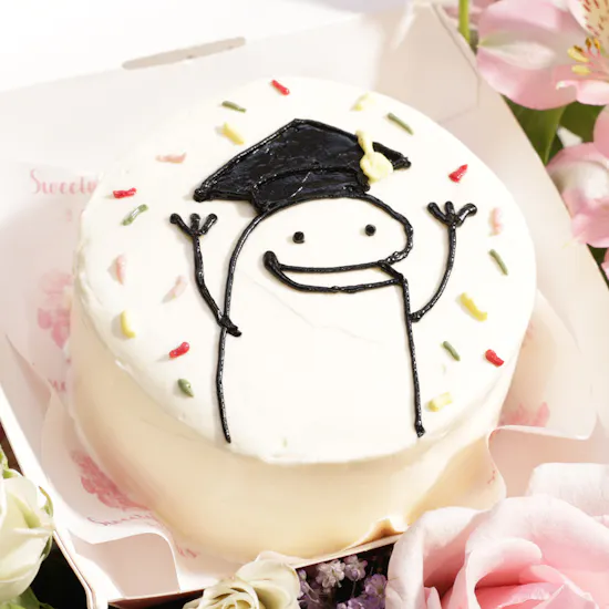 Sweetylicious Graduation Hat Korean Cake | Delightful Flowers