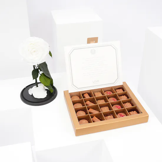 Preserved White Rose with LEVO Chocolate