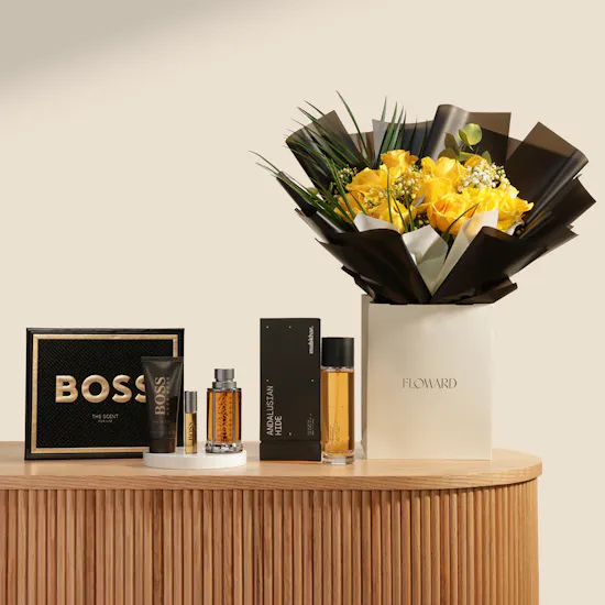 Woody Elegance Gift Set | Golden Roses Bouquet