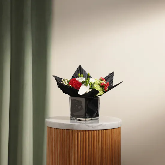 Splendor of Pride Flowers Vase