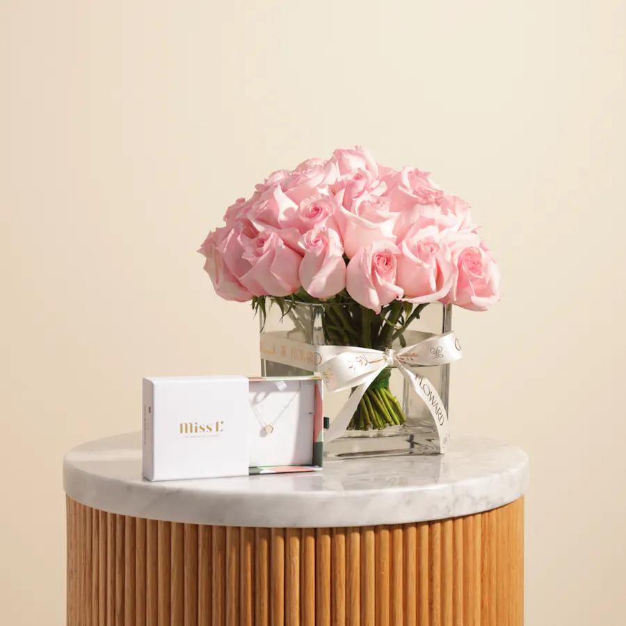 Miss L by L'azurde Necklace | Flowers Vase 4