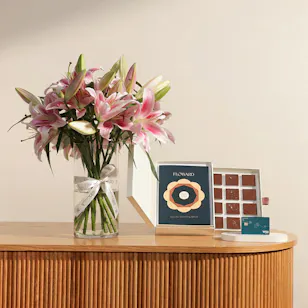 Floward 150 KWD Card and Chocolate Box | Pinky Lily Vase Floward 150 KWD Card and Chocolate Box | Pinky Lily Vase