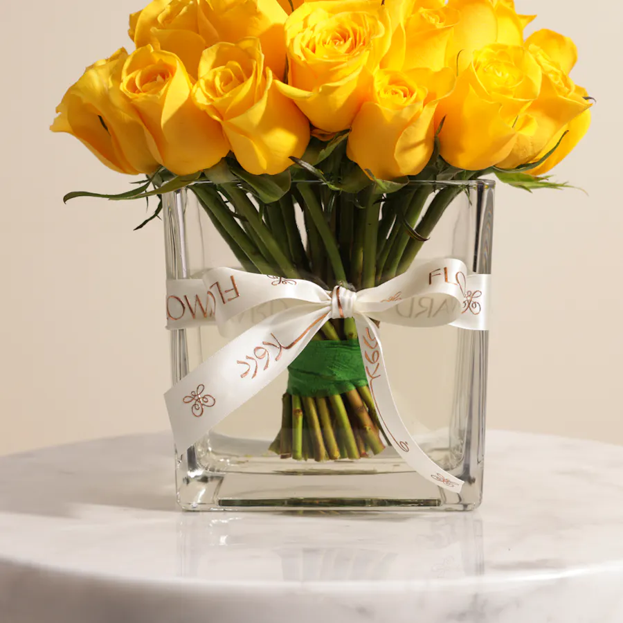 Golden Harmony Vase | 35 Roses 3