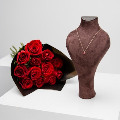 L'Azurde Red Ruby Necklace & 12 Red Roses