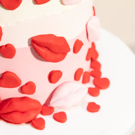 Nino's Bakery XOXO Love Cake