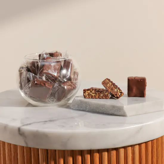 Floward Milk Hazelnut Roche Chocolate Vase | 15 Pieces