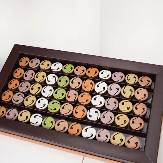 More Date Chocolates Medium Box | Rose Bouquet