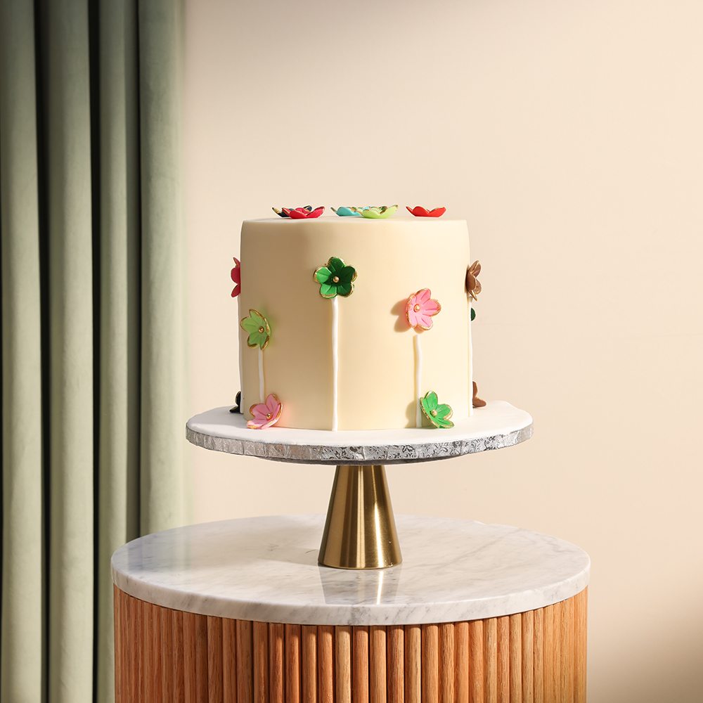 Floward Fondant Cake