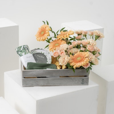 Oleana Set with Flowers