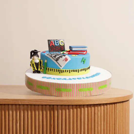 Helen's Graduation Cake | For Boys